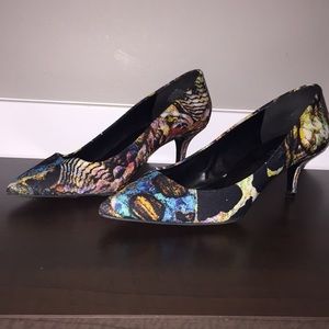 Nine West kitten heels! Gorgeous pops of color!